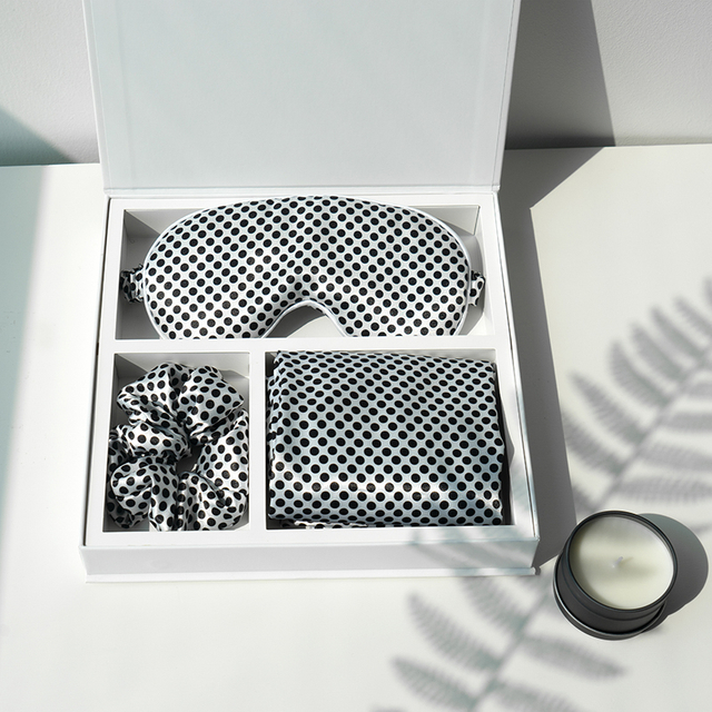 Расширенный уход за кожей и увлажняющий набор Silk Sleep Kit