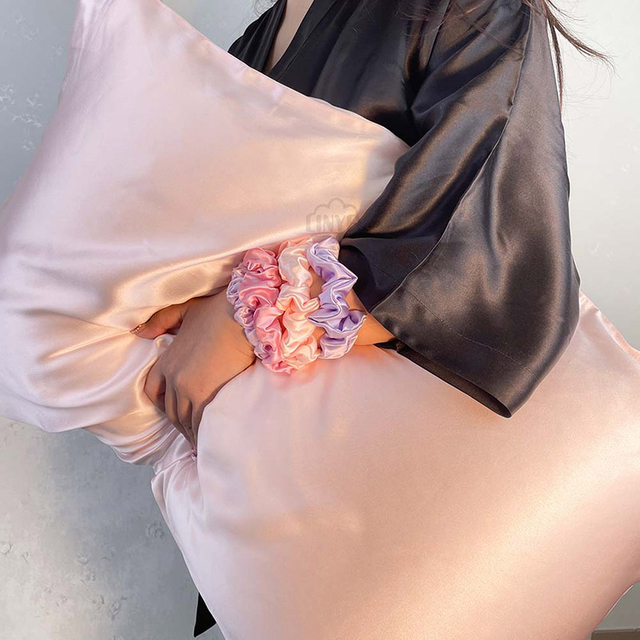 Гладкая, удобная и увлажняющая шелковая наволочка