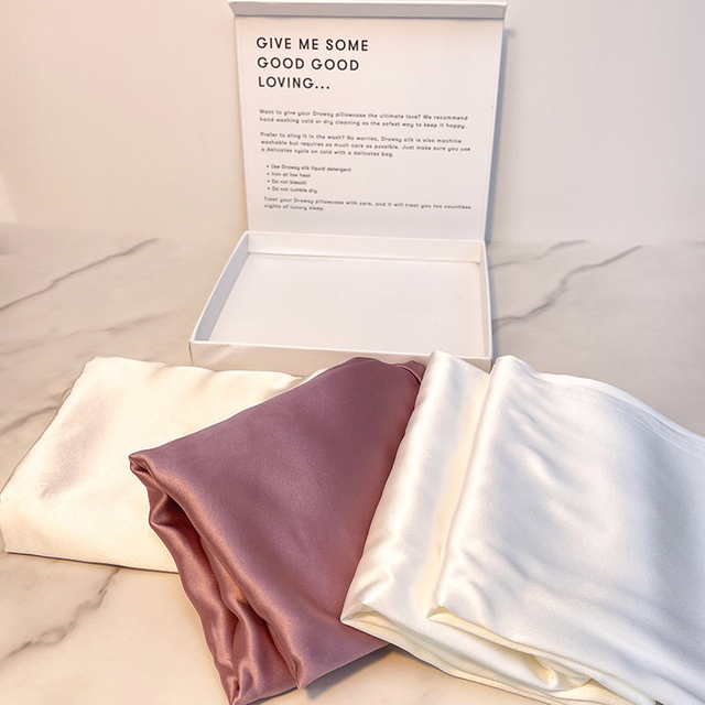 Гладкая и увлажняющая шелковая наволочка для ухода за кожей